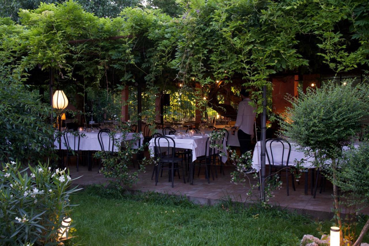 Amare Ristorante Locanda Certosa di Pavia Buitenkant foto